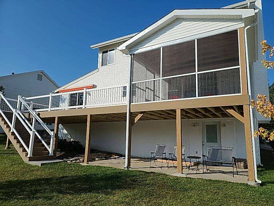 white deck