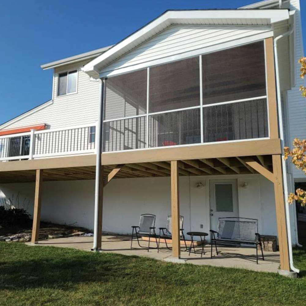 Screened-in Deck