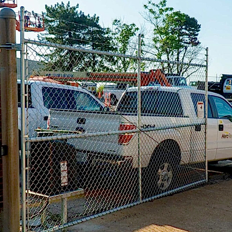 Sliding Gate Feature_ Commercial gate