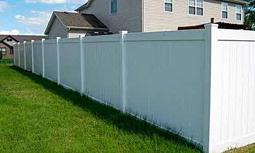 Custom-Vinyle-Fence-500×300 Large white vinyl fence