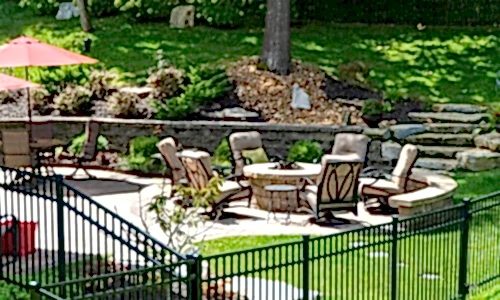 Fence-Deck-Depot-1018-residential-aluminum- Aluminum fence around patio
