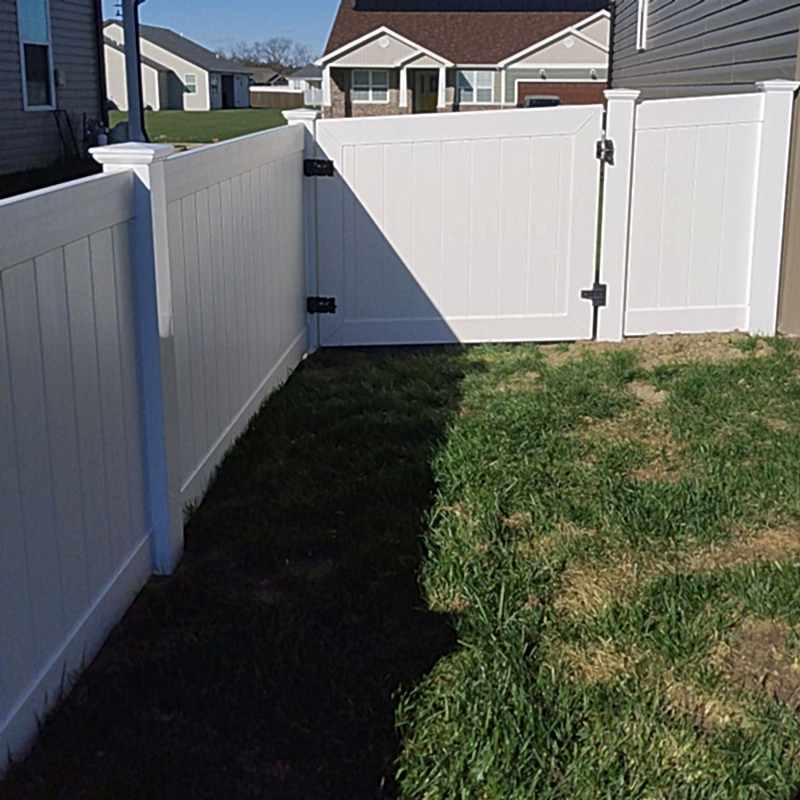 Fence Materials – PVC Privacy Fence-2 White privacy fence with gate